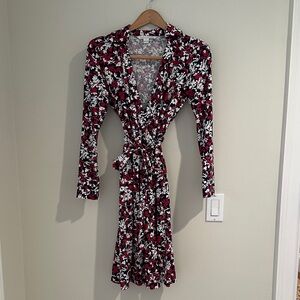 NWOT Diane Von Furstenberg Red and White Floral Wrap Dress. Size 4.